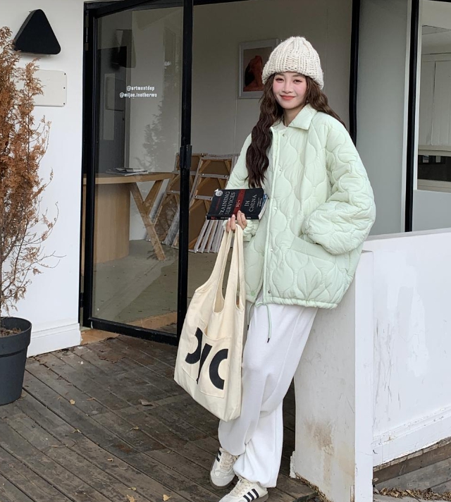 오버핏 퀼팅 누빔 패딩 점퍼 자켓 경량 안감 털 카라넥 빅사이즈 깔깔이 루즈핏 겨울 가을 48번째 이미지