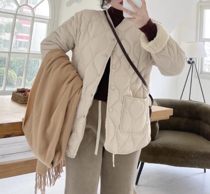 오버핏 퀼팅 누빔 패딩 점퍼 자켓 경량 양털 뽀글이 빅사이즈 깔깔이 루즈핏 겨울 후리스 7번째 이미지