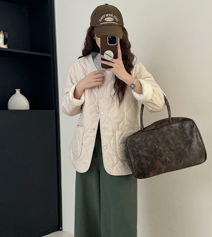 오버핏 퀼팅 누빔 패딩 점퍼 자켓 경량 양털 뽀글이 빅사이즈 깔깔이 루즈핏 겨울 후리스 11번째 이미지