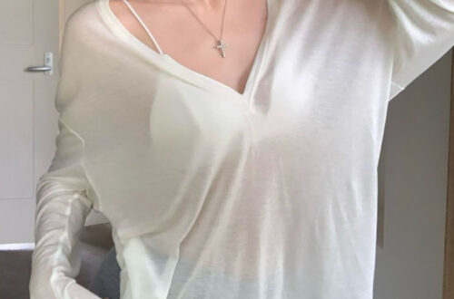 브이넥 루즈핏 시스루 레이어드 긴팔티 MAIN_0 이미지