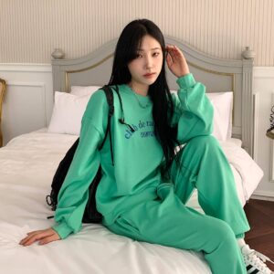 자수 맨투맨 조거팬츠세트 레터링 백염 메란지 그린 블랙 MAIN_0 이미지
