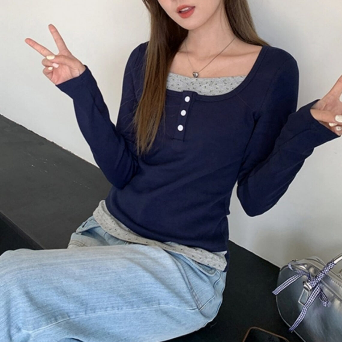 배색 버튼 레이어드 티셔츠 MAIN_0 이미지